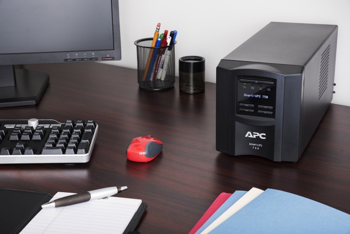 Produktbild APC Smt750i (750 VA, 500 W, Line-Interaktiv USV)