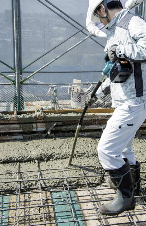 Actual product image Makita VR004GZ Cordless deep vibrator, 18 V, 38mm x 1200mm, Without batteries and charger!