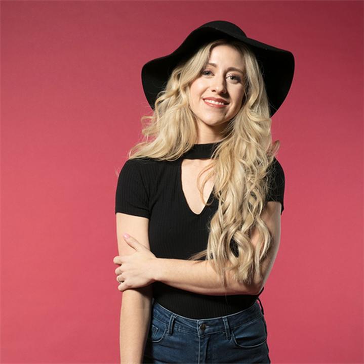 Produktbild Superior Achtergrond Rol Flame (nr 27) 1.35m x 11m (135 cm)