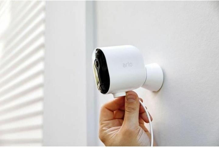 Produktbild Arlo magnetisches Innenladekabel 2.4 m weiss (Kabel)