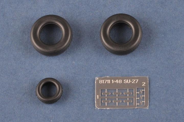 Produktbild Hobby Boss Su-27 Flanker B - Russian Knights Aerobatic Team