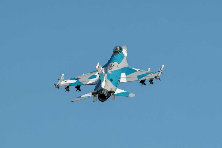 Produktbild Freewing F-16 90 PNP 8S E-Impeller Jet (Jet)