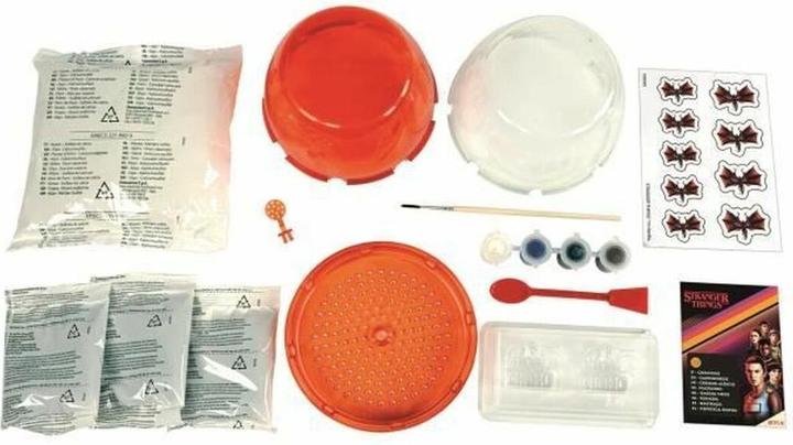 Actual product image Clementoni Clemen Stranger Things - "Shadow World" terrarium 18802