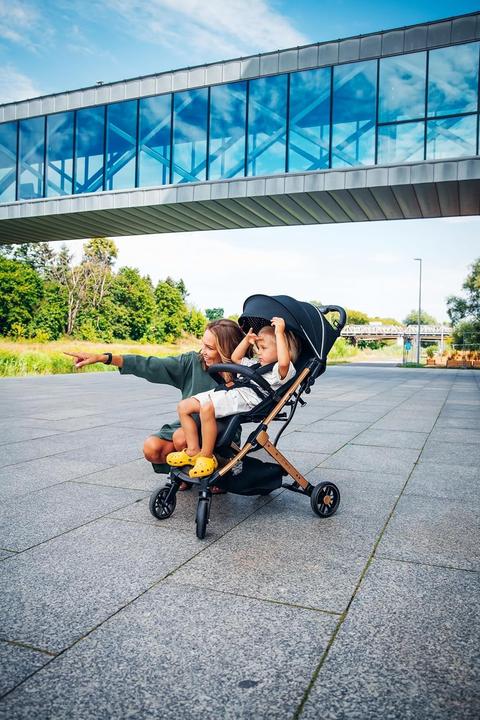 Image du produit MoMi ESTELLE LIGHT schwarz mit silbernem Gestell / Sportwagen / ab 6 Monaten / bis 15 kg