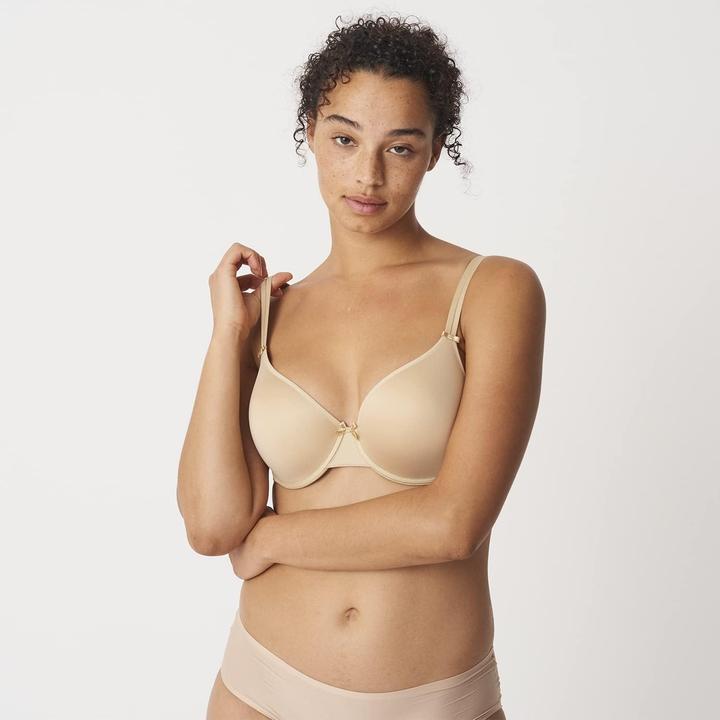 Actual product image Chantelle Basic Invisible Smooth T-Shirt Bra (90 C)