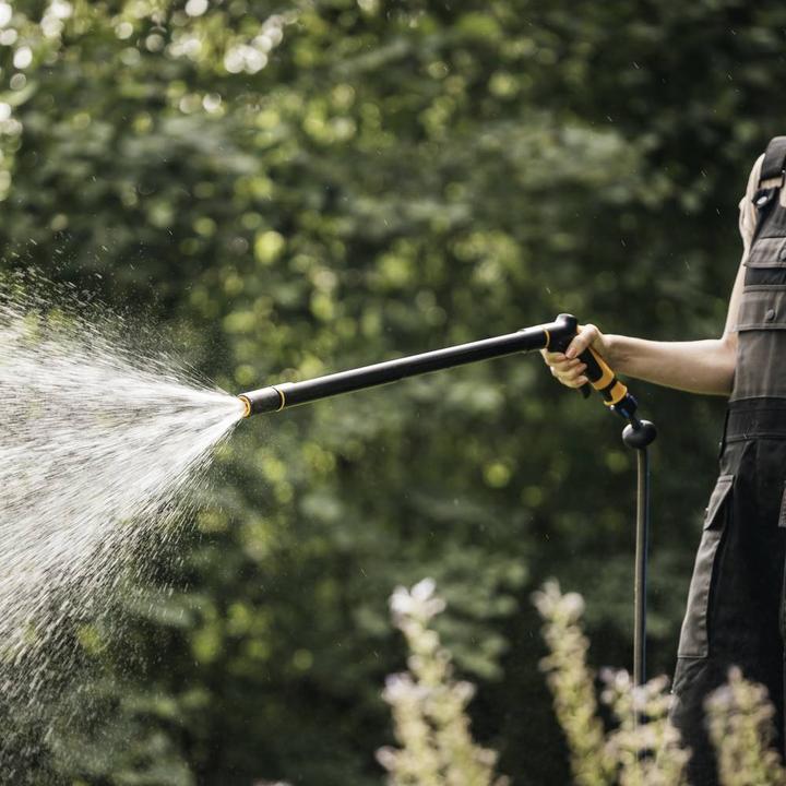 Image du produit Fiskars Lance d'arrosage à 2 fonctions, Tête de buse pivotante SoftGrip, Contrôle du débit avec régulateur