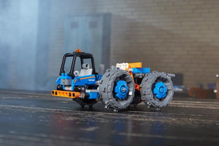 Actual product image LEGO Compactor (42071, LEGO Technic)