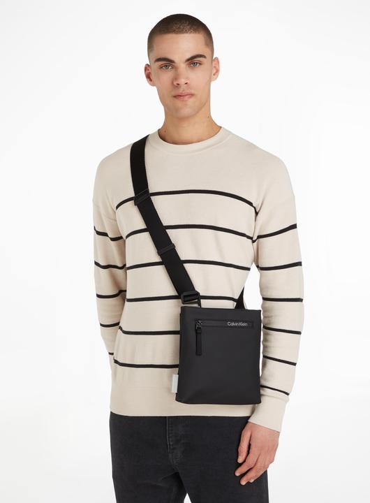 Actual product image MGA Na (51% RECYCLED POLYESTER, 49% POLYURETHANE)