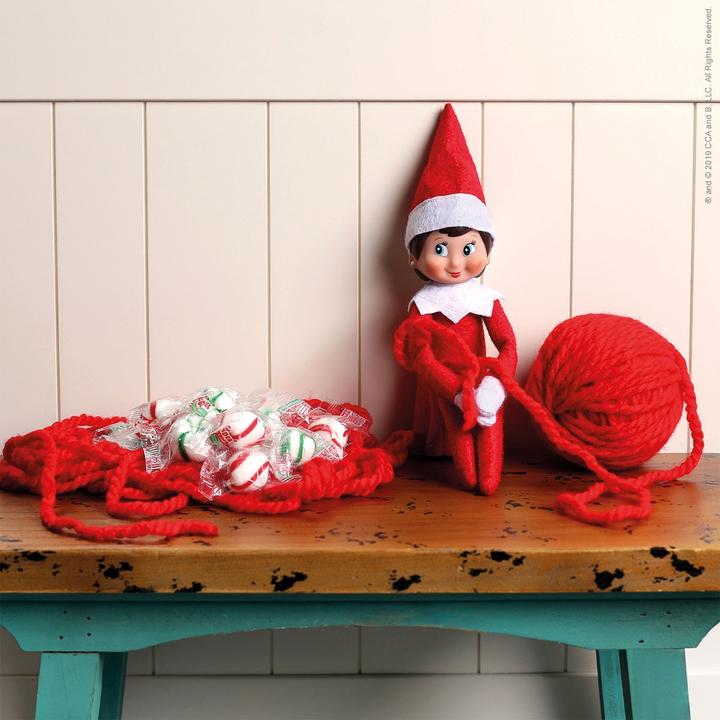Image du produit Elf on the Shelf fille avec livre, version allemande