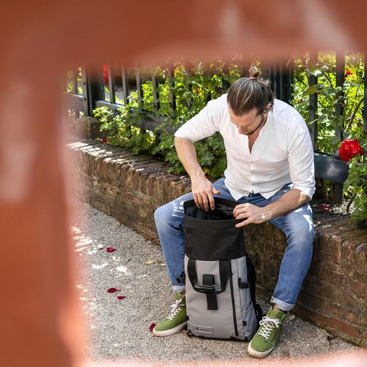 Actual product image Wandrd THE PRVKE 31 litre DisNet Grey V3 (Camera shoulder bag, 31 l)