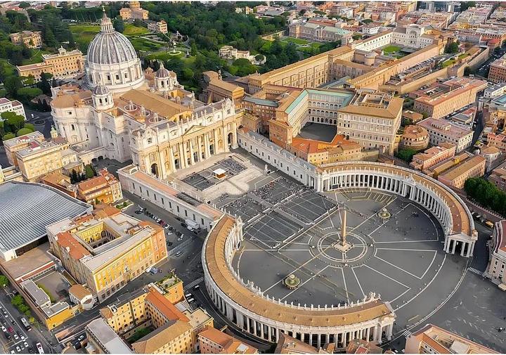 Actual product image Ravensburger Roma St Peter's Square (300 pieces)