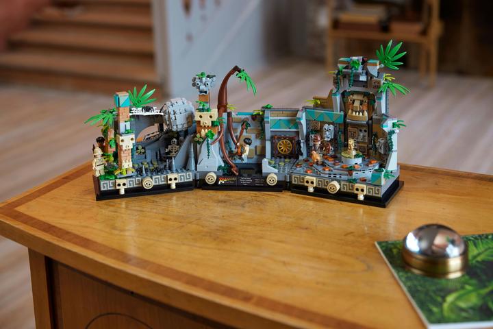 Actual product image LEGO Temple of the Golden Idol (77015, LEGO Indiana Jones)