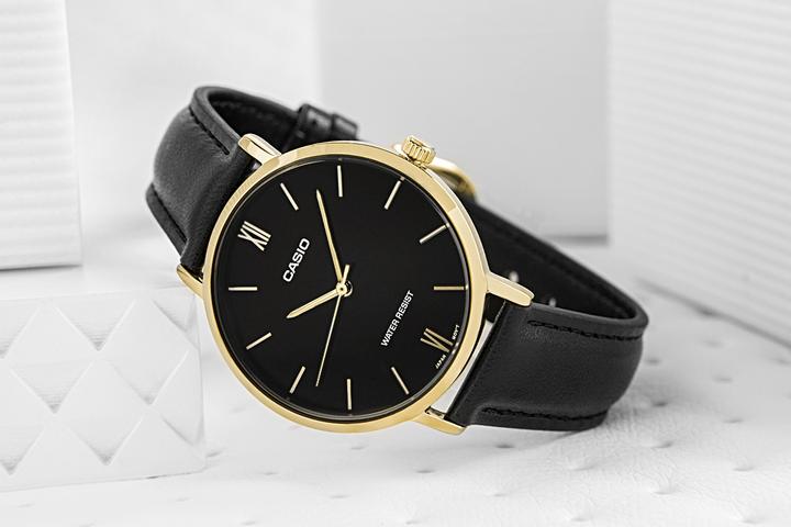 Produktbild G-Shock Damenuhr Casio (Ø 34 mm) (34 mm)