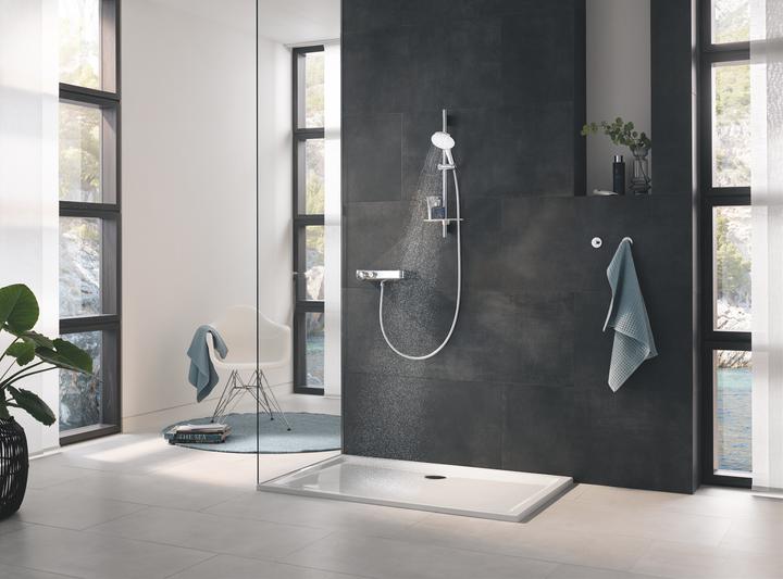 Produktbild Grohe Rainshower SmartActive 130 Brausestangenset