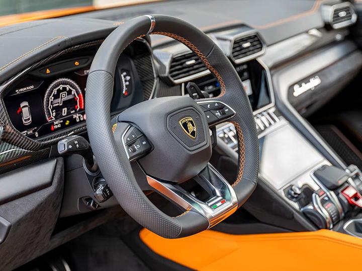 Produktbild Smartbox Nervenkitzel in der Schweiz am Steuer eines Lamborghini Ihrer Wahl (2 Pers.)