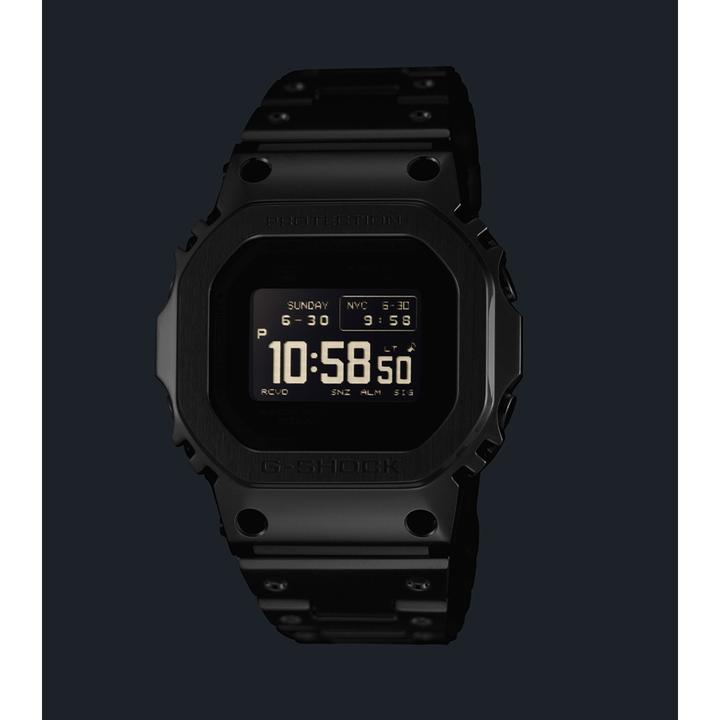 Actual product image Casio GMW-BZ5000D-1ER (Radio-controlled clock, 49.30 mm)
