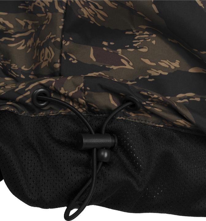 Actual product image Urban Classics Tiger Camo Pull Over (M)
