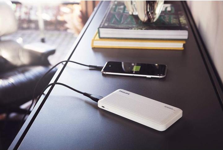 Actual product image Philips Powerbank DLP7719N/04 10000 mAh (10000 mAh, 37 Wh)