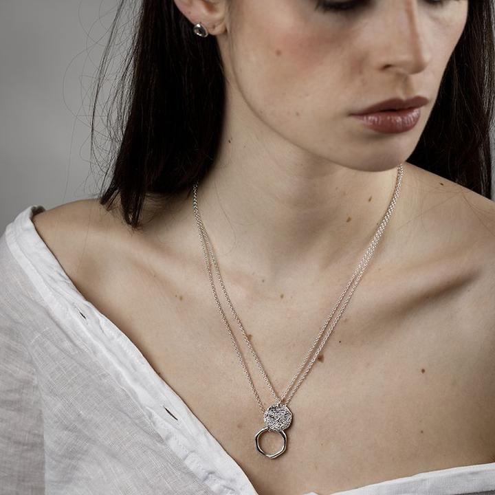 Produktbild Changemaker Anhänger Sphere Lava recyceltes Silber (recyceltes Silber aus der Schweiz und Deutschland und Österreich)