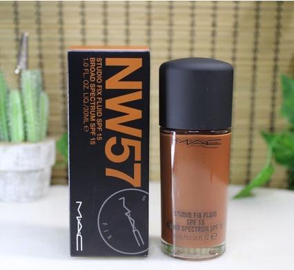 Actual product image MAC Cosmetics Studio Fix Fluid SPF 15 (No. NC57)