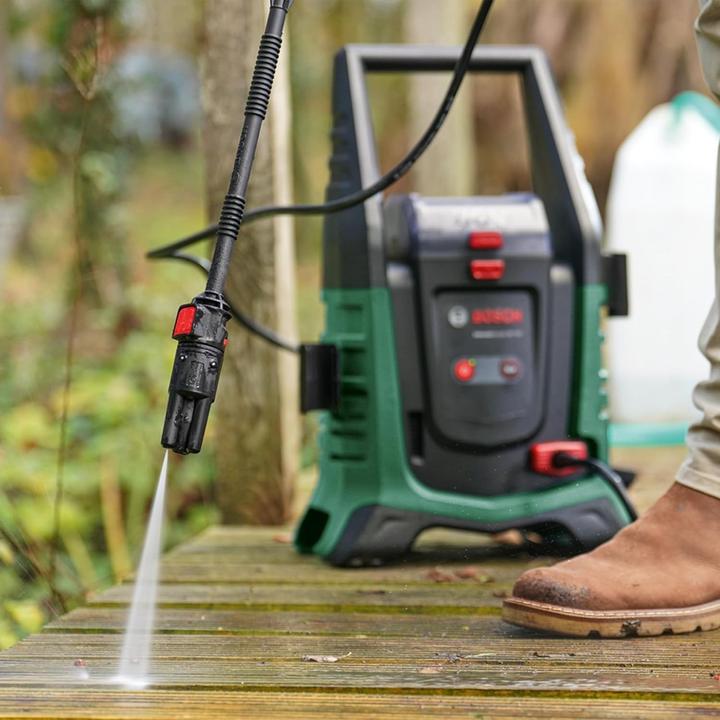 Actual product image Bosch Home & Garden UniversalAquatak 36V-100 cordless high-pressure cleaner + accessories (Rechargeable battery operated)