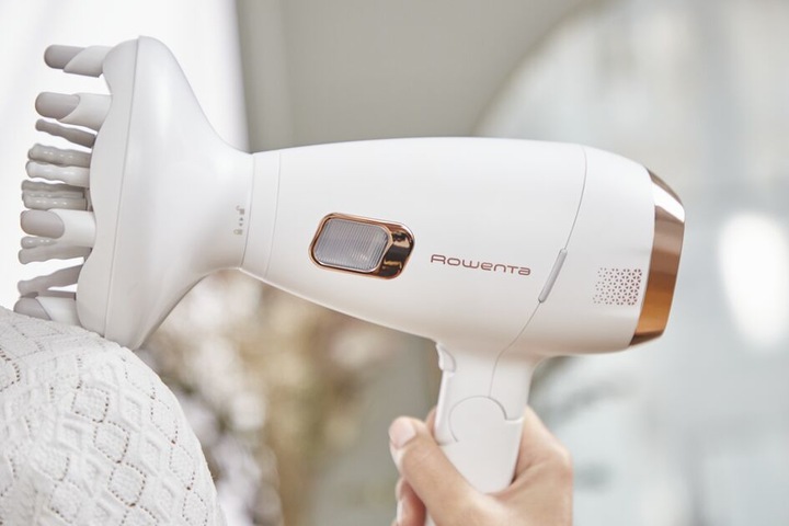 Actual product image Rowenta Ultimate Experience CV9240F0 hair dryer copper