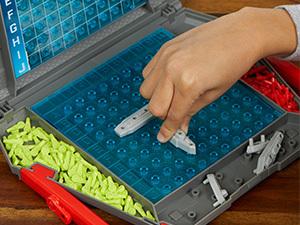 Actual product image Hasbro Gaming Fleet manoeuvres (French)