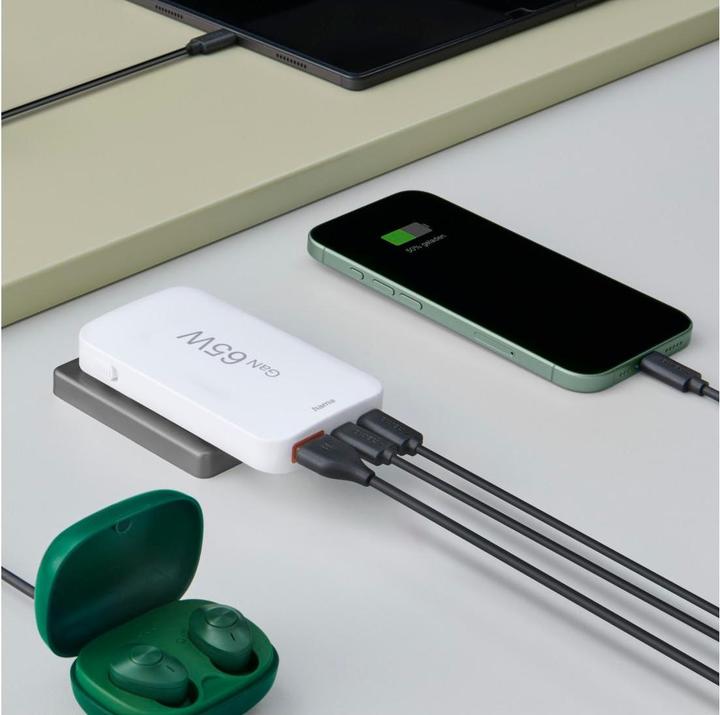 Immagine prodotto Hama Schnellladegerät, 2x USB-C, 1x USB-A, flaches Mini-Ladegerät, PD, 65 W, WS (65 W, 3 porte)
