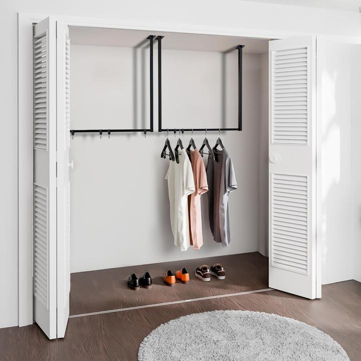 Produktbild CLP Kleiderstange Fenton aus Metall für Deckenmontage mit 12 Kleiderhaken