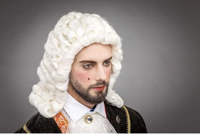 Actual product image Festartikel Müller Wig judge