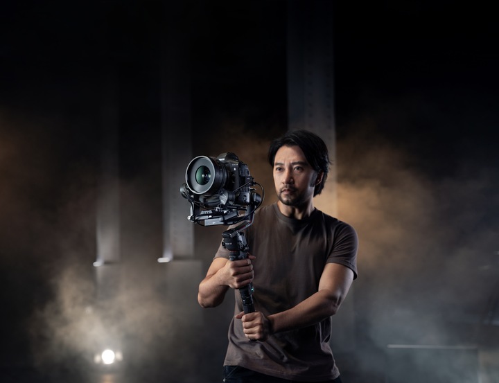 Image du produit DJI RS 2 (Appareil photo reflex, Appareil photo à objectif interchangeable, 4.50 kg)