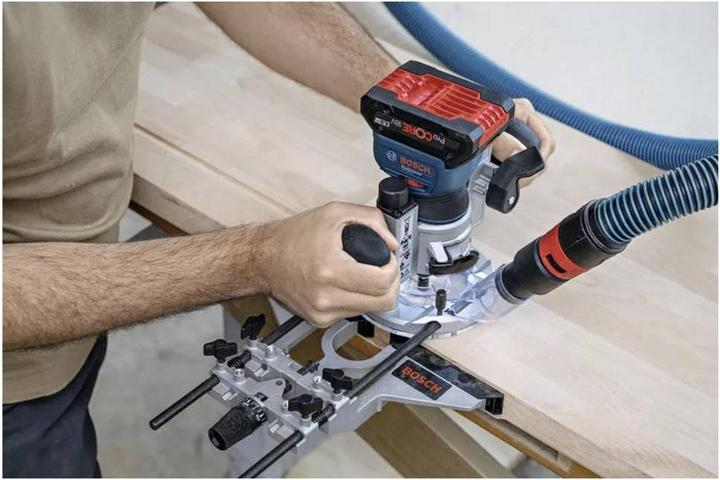 Productafbeelding Bosch Professional Kantenfrees GKF 18V-8 Professional solo, 18Volt (blauw/zwart, zonder accu en lader)