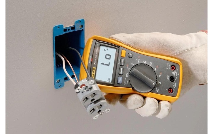 Actual product image Fluke 117 Multimeter (CAT III)