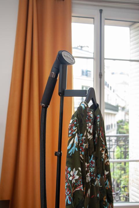 Actual product image SteamOne Stilys Mic vertical steam straightener (2000 W, 42 g/min)