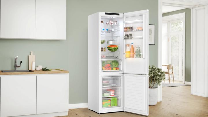 Actual product image Bosch Hausgeräte KGN392WCF (363 l)