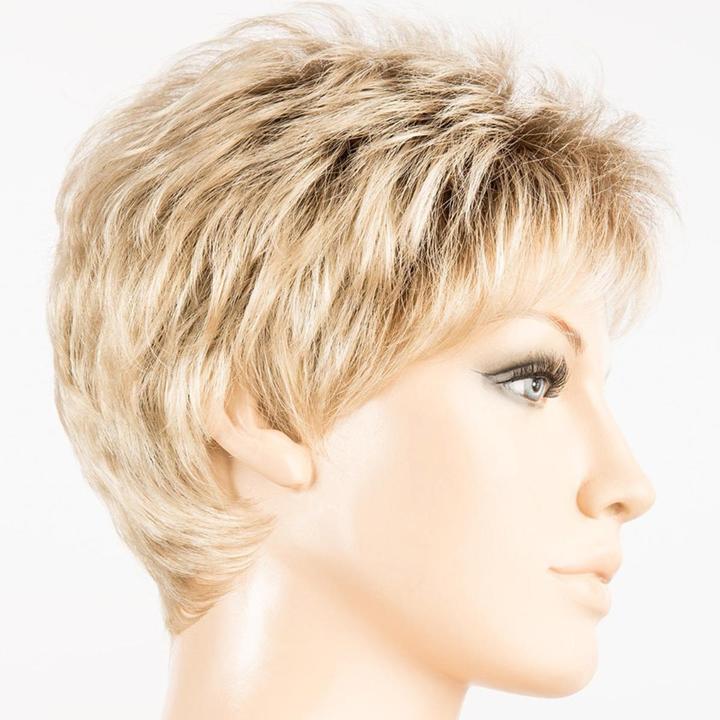 Sandyblonde rooted