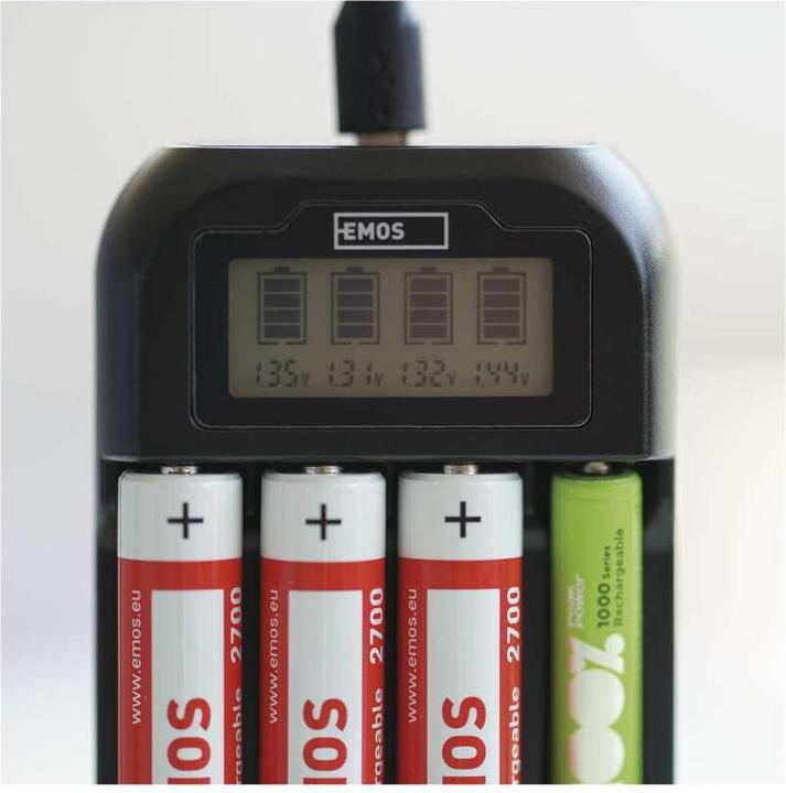 Immagine prodotto Emos InteligentnÃ nabÃjeÄka BCN-41D + 4xAA (4 pz., AAA, Batteria + Caricabatterie)