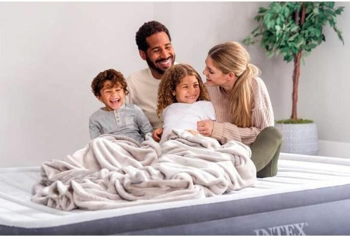 Actual product image Intex Dura Beam Deluxe Queen (150 x 200 cm)