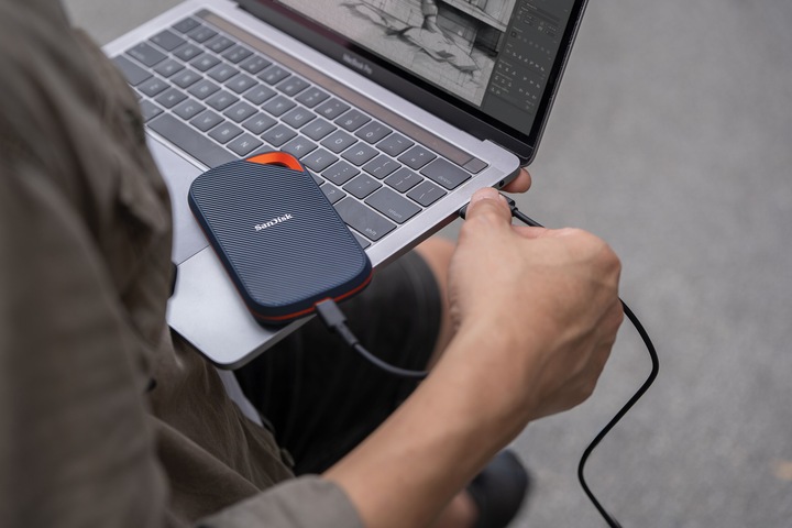 Actual product image SanDisk Extreme PRO with USB4 (2000 GB)