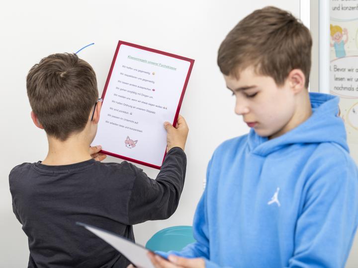 Actual product image Betzold Magnetic info pockets in a set of 5, DIN A4 (A4)