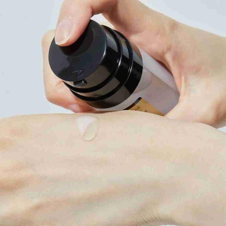 Actual product image Cosrx Advanced Snail Radiance Dual Essence (80 ml)