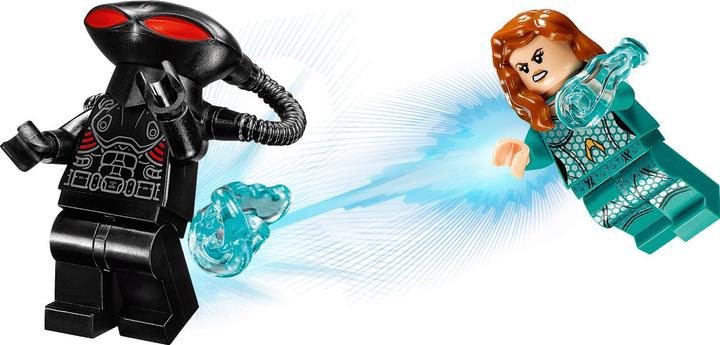 Actual product image LEGO DC Super Heroes Aquaman Attack by Black Manta (76095)