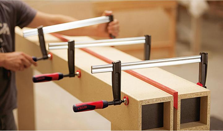 Produktbild Bessey Temperguss-Schraubzwinge mit 2 (250 mm)