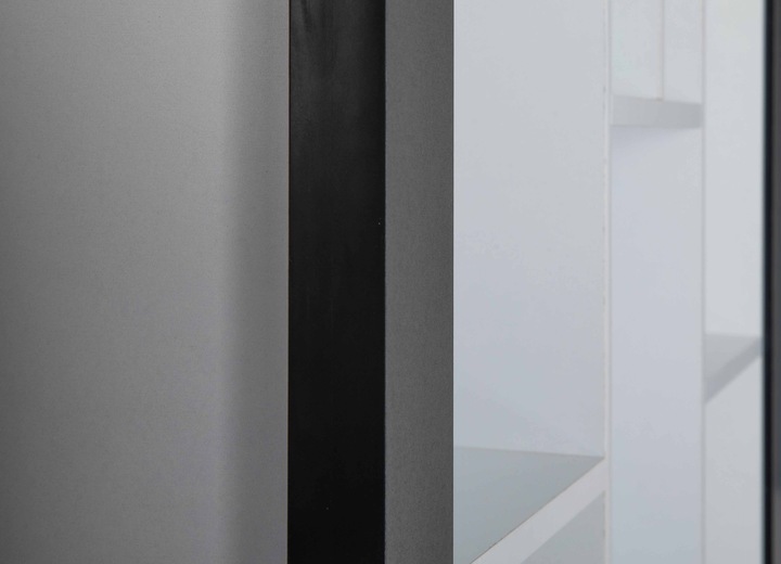 Actual product image Inter Link Wall shelf Mostra rectangular (13 x 70 x 90 cm)