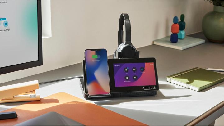 Actual product image Cisco Webex Desk Hub Carbon Black