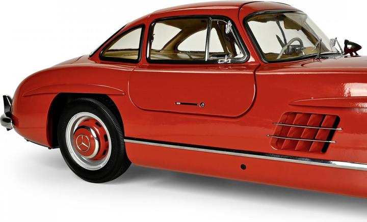 Image du produit 1:8 IXO Mercedes 300 SL Rouge