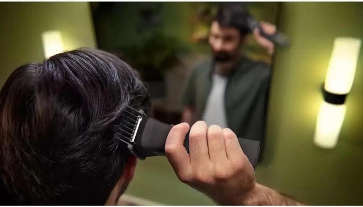 Actual product image Philips All-in-One Trimmer Series 7000