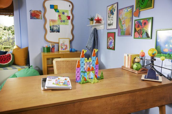 Actual product image Magna-Tiles MicroMagsTravel Deluxe