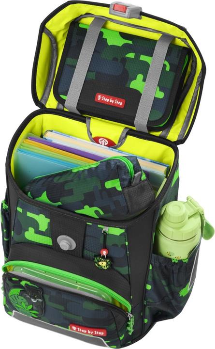 Actual product image Step by Step Black Cat Chiko (19 l)