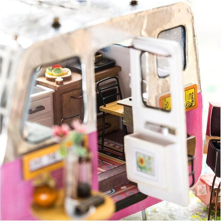 Produktbild Robotime DGM04 - glücklicher Camper